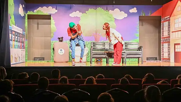 Selçuklu Belediyesi tiyatro ile sıfır atık bilinci kazandırıyor