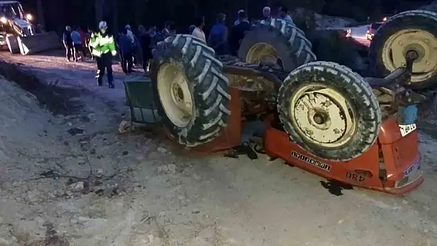 Traktör devrildi: Sürücü öldü, 1 çocuk yaralı