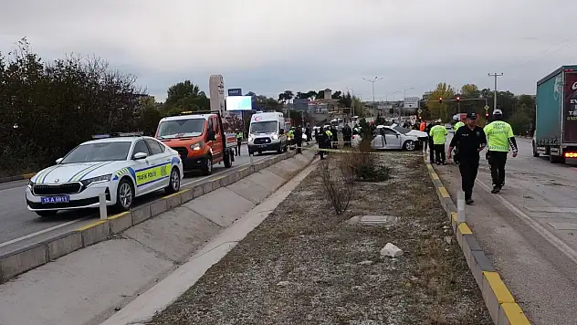 Tır ile otomobilin çarpıştığı kazada akademisyen Serkan Doğan, hayatını kaybetti