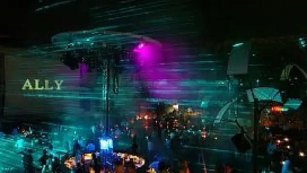 Eğlence sektörü sigara yasağına uymuyor