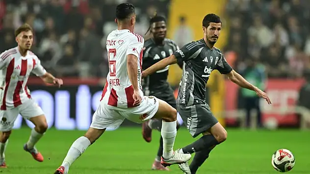 Beşiktaş deplasmanda 3 puanı 3 golle aldı