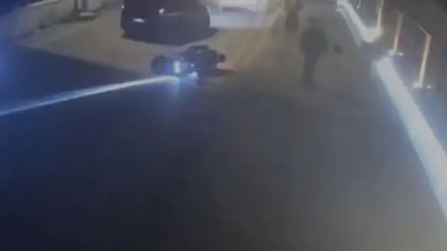 Yola savrulan motosikletin sürücüsü öldü