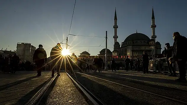 Sıcaklıklar kademeli olarak mevsim normallerine düşecek