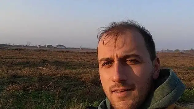 3 çocuk babası adam halı sahada kalbine yenildi