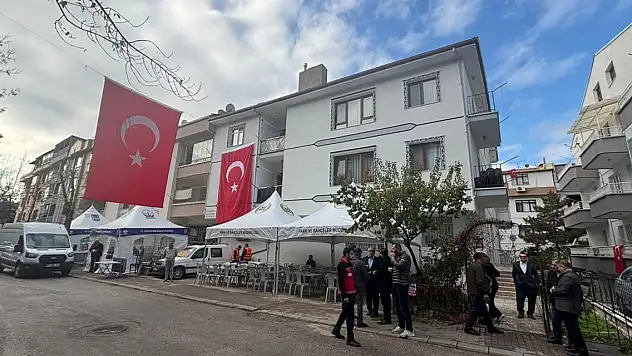 Şehit pilot Cüneyt Kandemir'in baba evinde yas