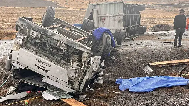 Zincirleme kaza: Ölü ve yaralılar var