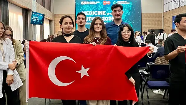 NEÜ'lü genç doktor adaylarından örnek performans