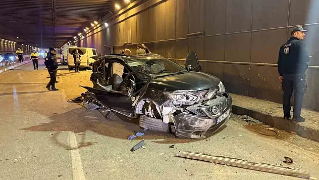 Kontrolden çıkan cip, hafif ticari araçla çarpıştı: 2 ölü, 1 yaralı