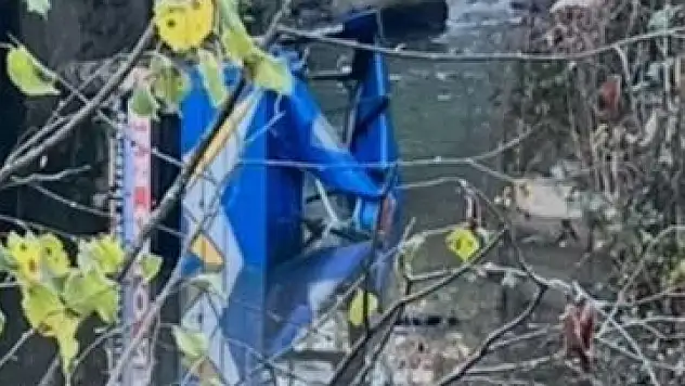 Tekerleği kopan tarım aracı dereye düştü: 1 ölü, 1 yaralı