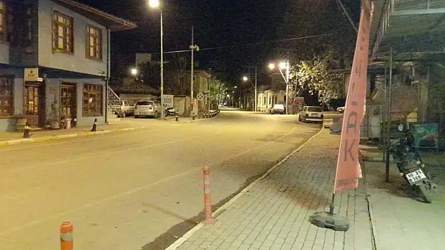Balıkesir 10 dakika arayla iki depremle sallandı