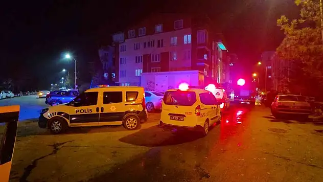 5 katlı binanın teras katında çıkan yangın paniğe neden oldu