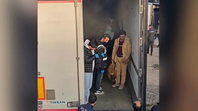 Ülke genelinde 687 düzensiz göçmen ile 29 organizatör yakalandı