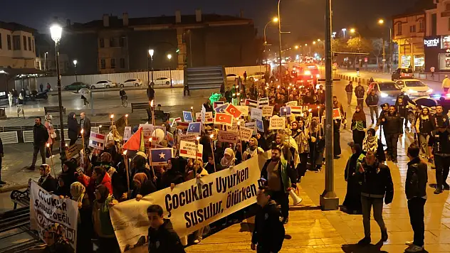 İHH Konya Şubesi'nden Dünya Çocuk Hakları Günü yürüyüşü