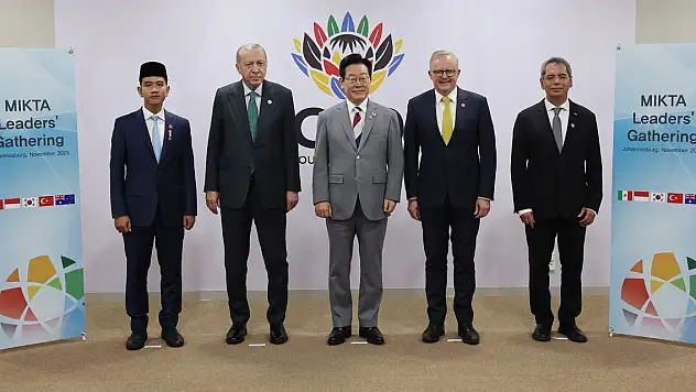 Cumhurbaşkanı Erdoğan, Güney Afrika'da liderlerle görüştü