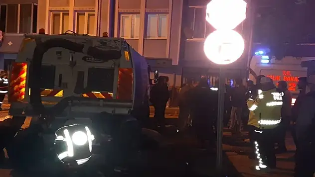 Çöp kamyonun altında kalarak hayatını kaybetti