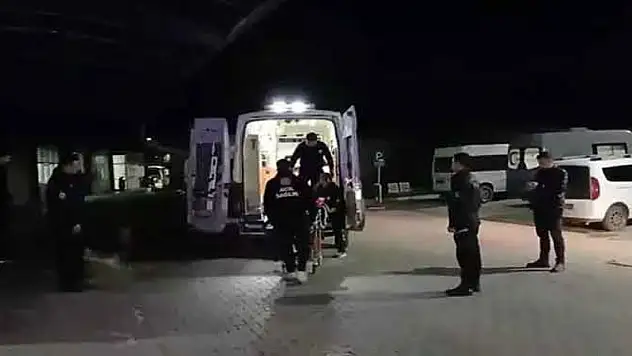 Zeytinlikte sırtından bıçaklandı