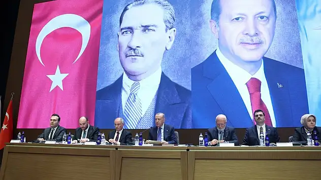 AK Parti'den 81 ilde üye sayısını artırmak için yeni çalışma
