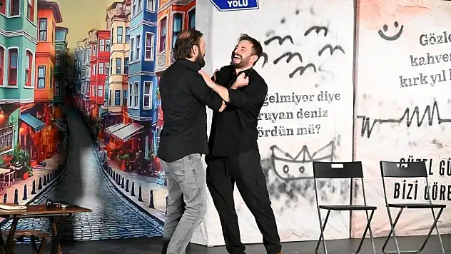 Seydişehir'de 'Aynalar' tiyatro oyunu sahnelendi