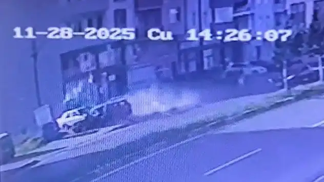 Otomobilin çarptığı babaanne ile 2 torunu ağır yaralandı