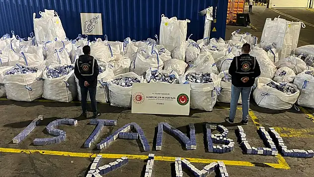Yalıtım malzemeleri arasına gizlenmiş 394 bin 117 paket kaçak sigara ele geçirildi