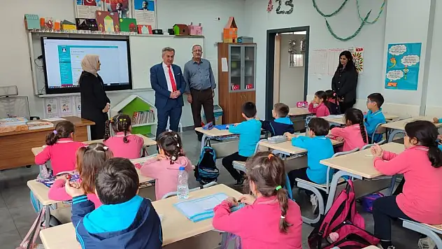 Konya İl Milli Eğitim Müdürü Murat Yiğit okul ziyaretlerinde