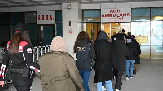 Edirne merkezli 5 ilde FETÖ operasyonu... 12 zanlı gözaltına alındı