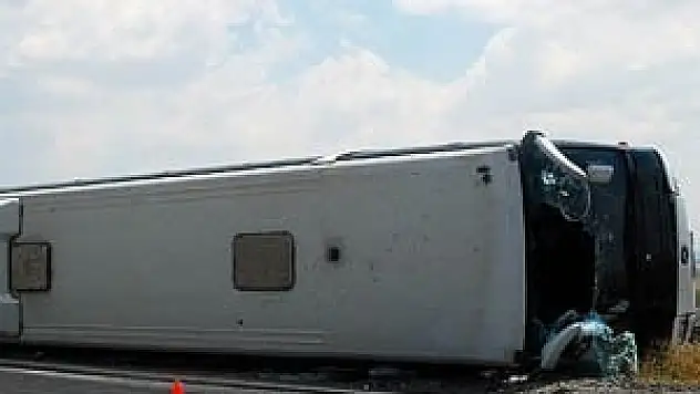 Konya'da otobüs devrildi: 17 yaralı