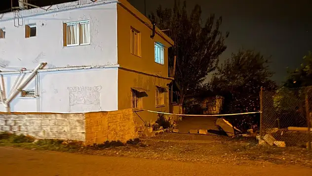 Eşini baltayla öldürüp evin banyosuna gömen şüpheli tutuklandı