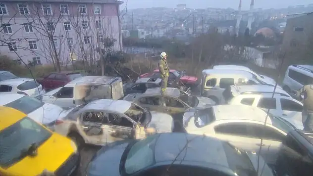 Otoparkta yangın: 14 araç zarar gördü