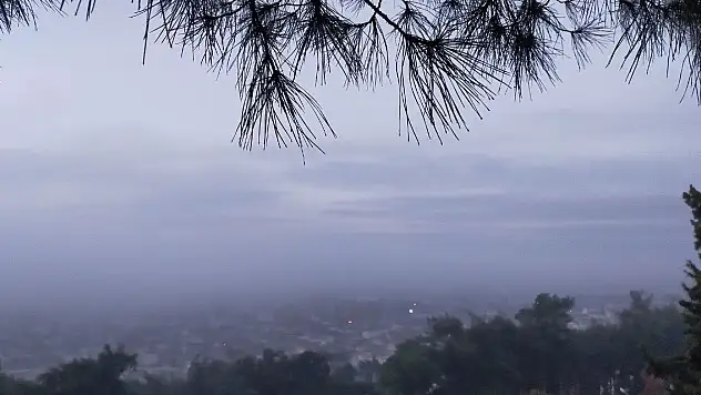 Puslu sabah manzaraları mest etti