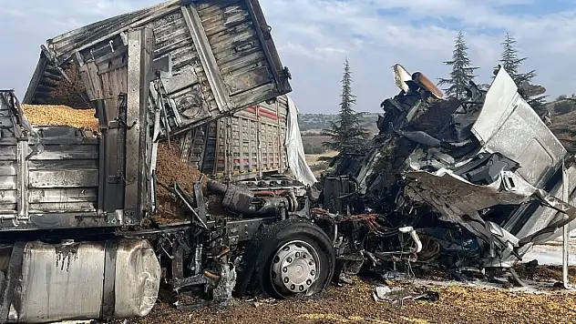 3 TIR alev aldı otoyol trafiğe kapandı