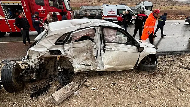 İki otomobil çarpıştı: 1 ölü