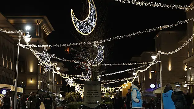 Konya sokakları ışıl ışıl