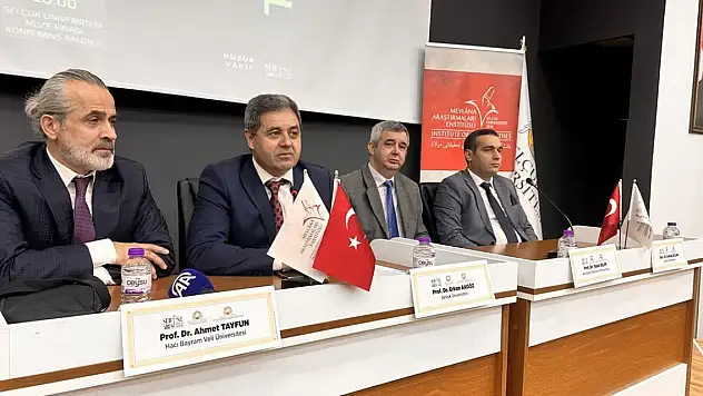 Selçuk Üniversitesi'nde Konya Turizmi ve Mevlana Paneli düzenlendi