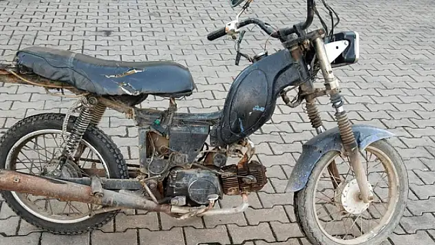 Çalıntı motosikletin ehliyetsiz sürücüsüne 19 bin lira ceza