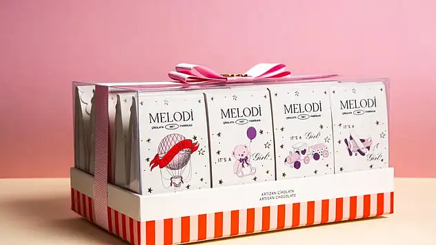 Bebeğinizin İsmi Çikolatayla Yazılsın: Melodicikolata.com'un Özel Tasarım Bebek Çikolatası Çeşitleri