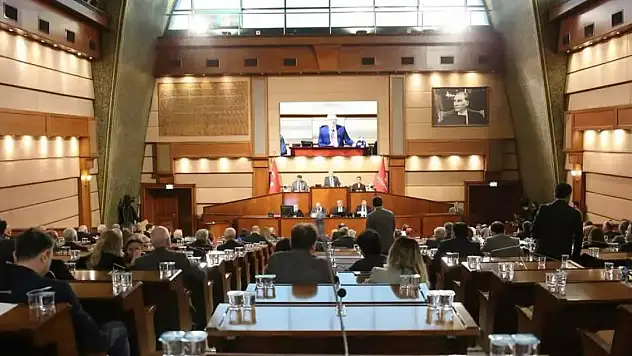 Sayıştay raporu İBB Meclisi'ni karıştırdı! Bilanço gerçek borcu ortaya çıkardı