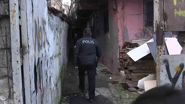 3 çocuğa mezar olan ev görüntülendi