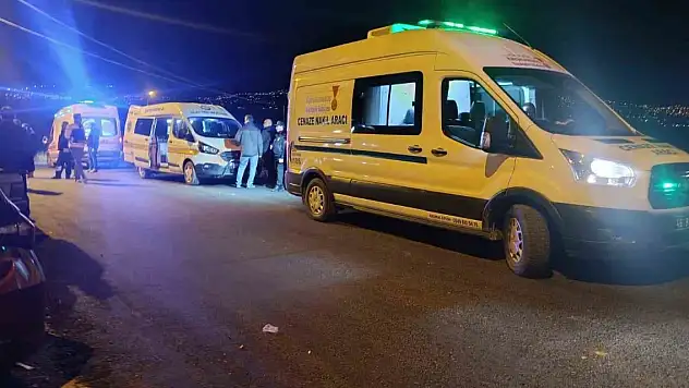 Kendisinden ayrılan kız arkadaşını evine girerken  öldürdü