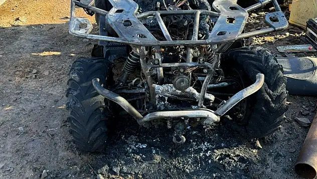 4 araç kundaklandı