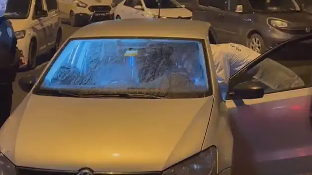 Park halindeki araçta ceset bulundu