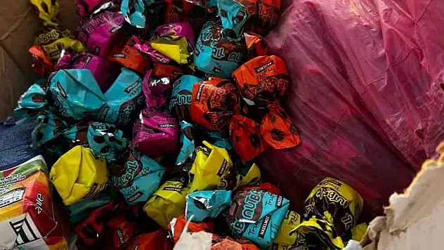 2 ton cips ve çikolata imha edildi