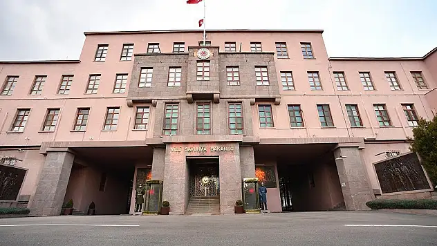 Karadeniz'de kontrolden çıktığı tespit edilen İHA düşürüldü