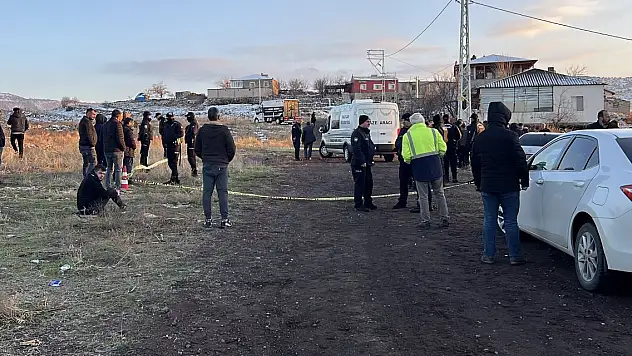 Silahlı kavgada baba öldü, oğlu ve yeğeni yaralandı