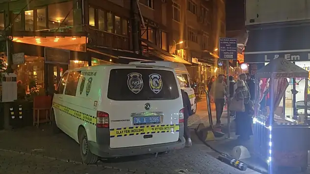 Günlük kiralık bir dairede iki kişi ölü bulundu