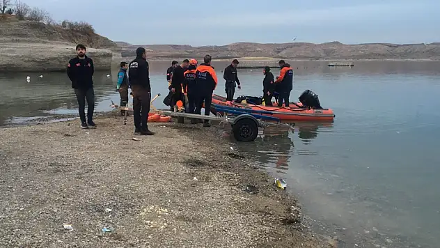 Tekne alabora oldu 1 kişi aranıyor