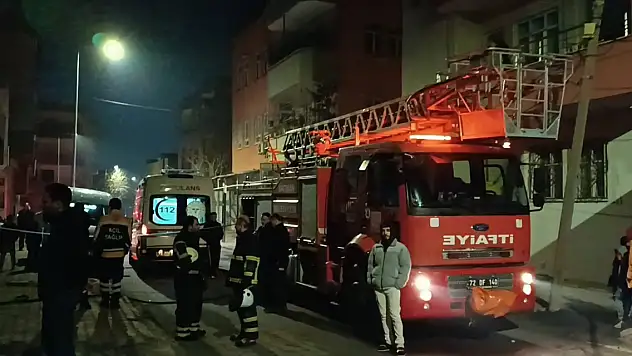 Tek katlı evde yangın: 1 ölü, 1 yaralı