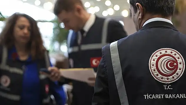 Asgari ücret fırsatçılarına ilk darbe! Dev zincir markete 'fiyat artışı' cezası