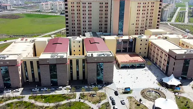 Kalp krizi geçiren öğretmen hayatını kaybetti