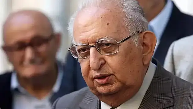 Eski TBMM Başkanı Cindoruk yoğun bakımda